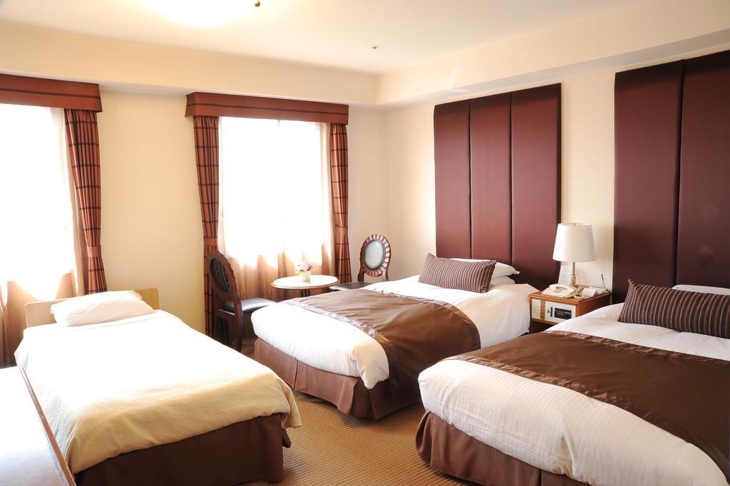 Hotel Yokohama Garden Exterior photo