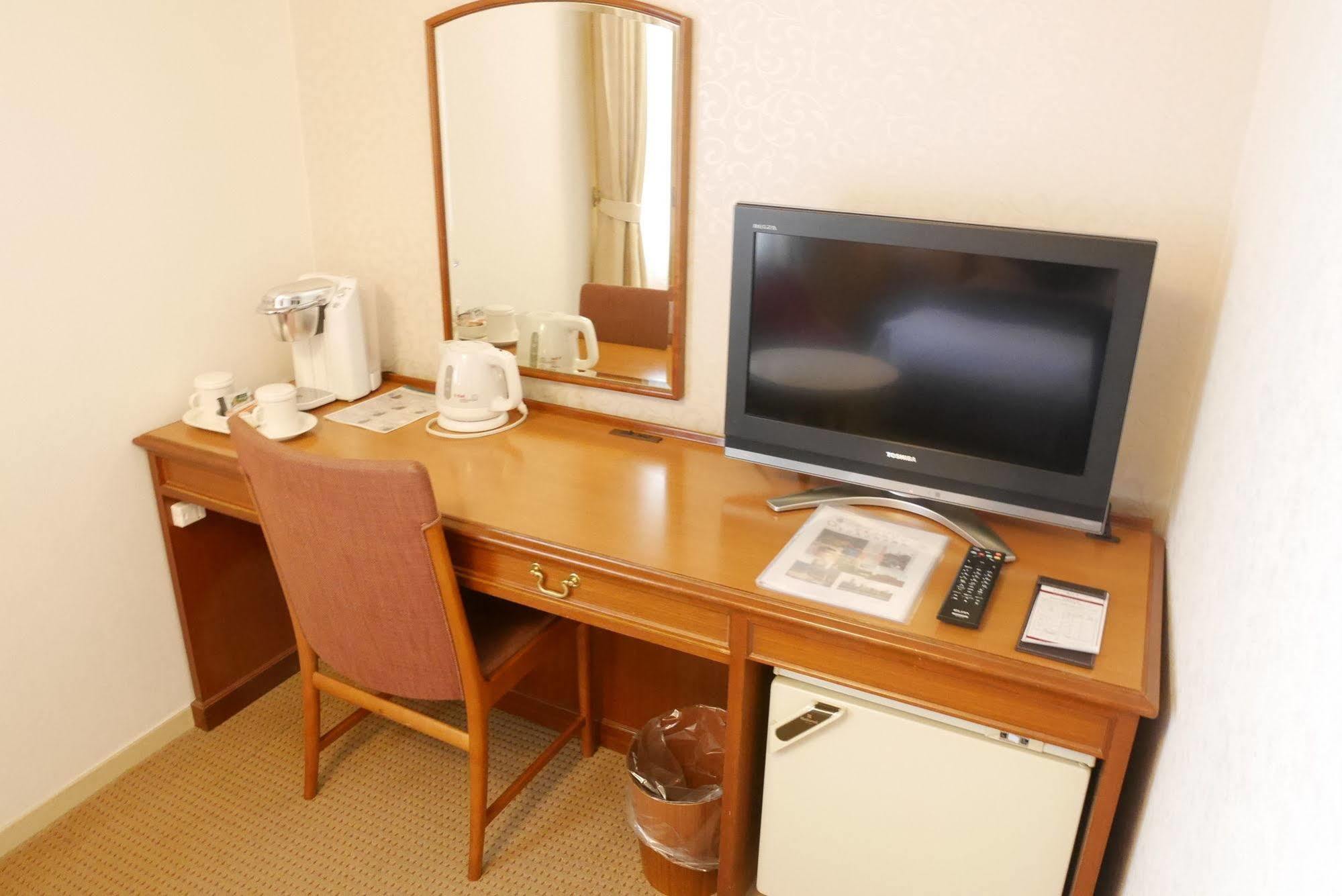 Hotel Yokohama Garden Exterior photo